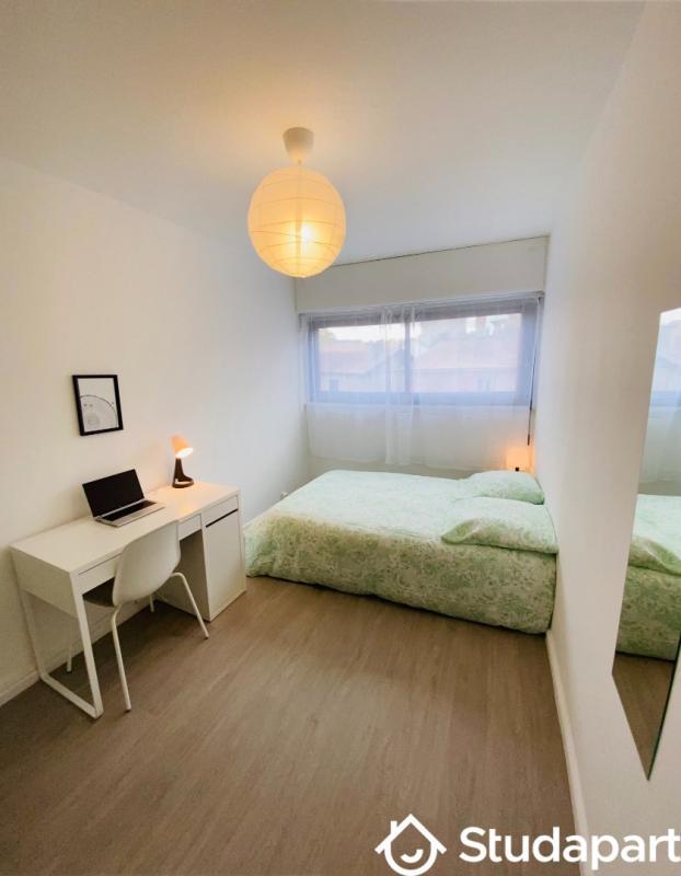 Chambre - 9 m² - 1 pièce