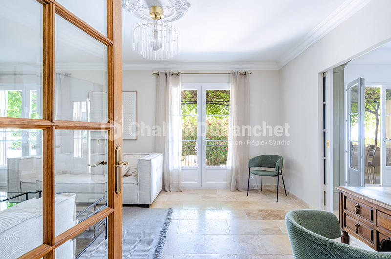 Villa - 200 m² - 6 pièces