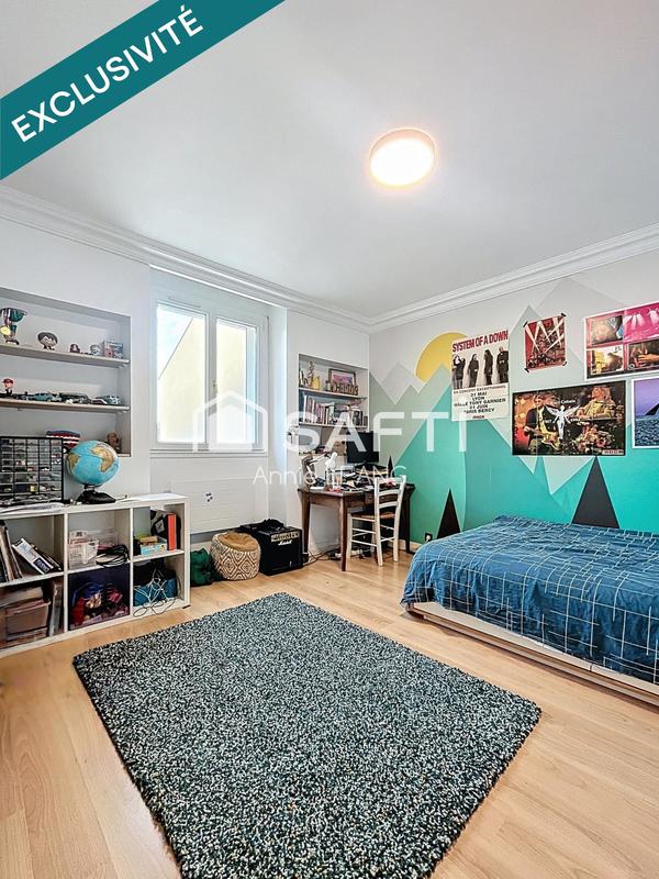 Maison - 228 m² - 7 pièces