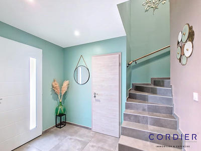 Maison - 121 m² - 6 pièces