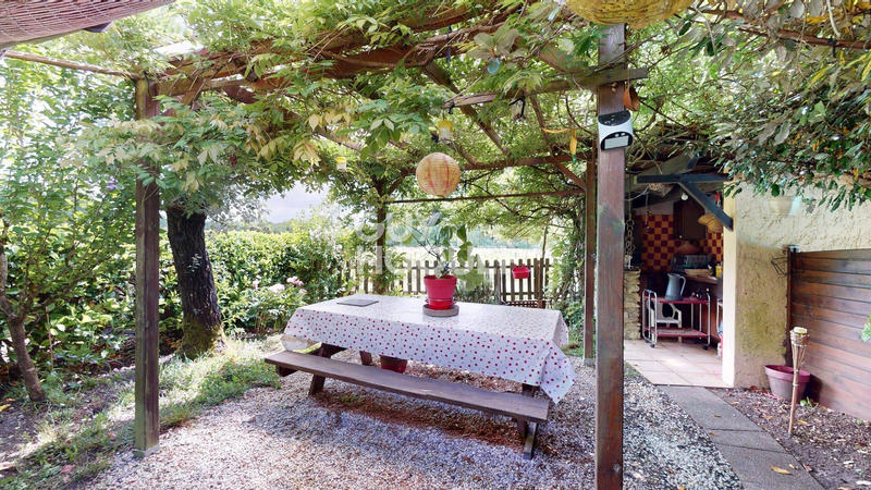 Maison - 197 m² - 8 pièces