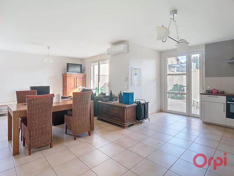 Maison - 200 m² - 8 pièces