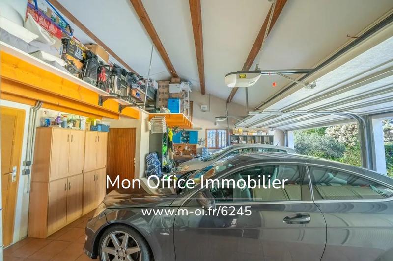 Maison - 233 m² - 7 pièces