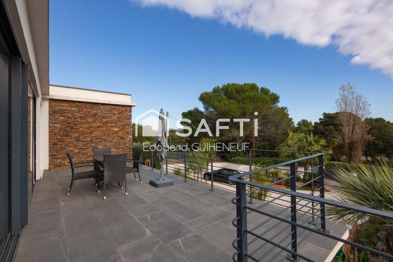 Maison - 345 m² - 9 pièces