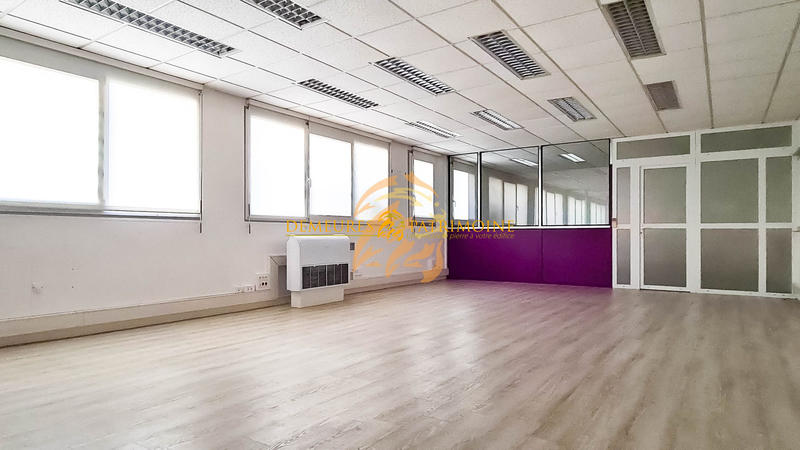 Local d'activités - 2 100 m²
