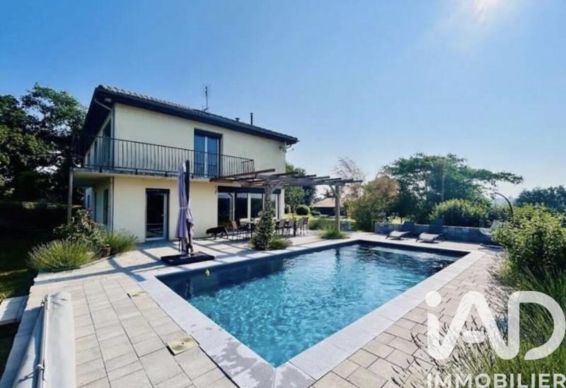 Maison - 170 m² - 8 pièces