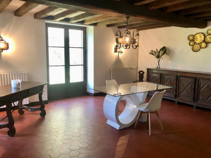 Maison - 300 m² - 8 pièces