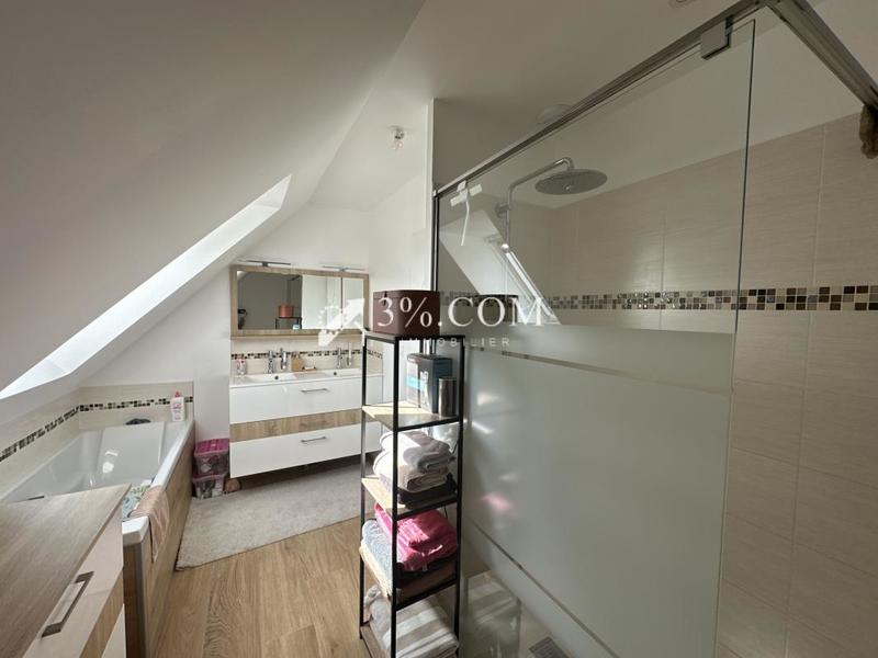 Maison - 111 m² - 6 pièces