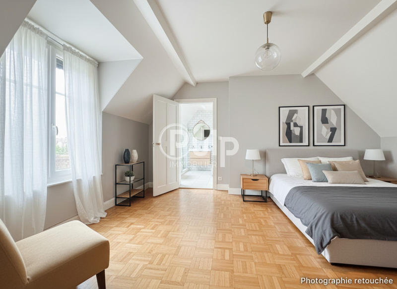 Maison de ville - 150 m² - 9 pièces