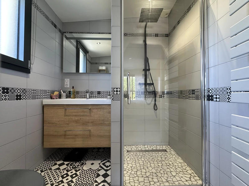 Villa - 187 m² - 13 pièces