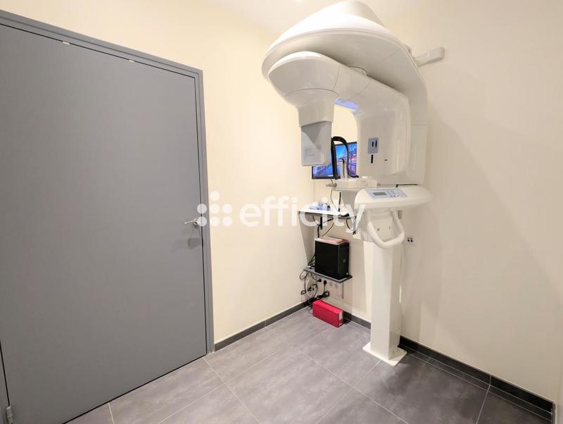 Bureau - 136 m² - 6 pièces