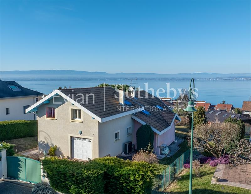 Maison - 275 m² - 8 pièces