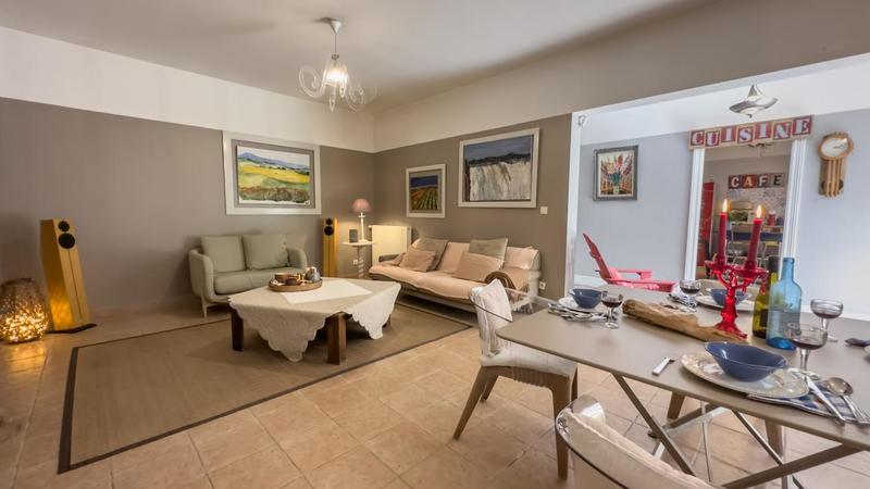 Maison de maîtres - 325 m² - 8 pièces