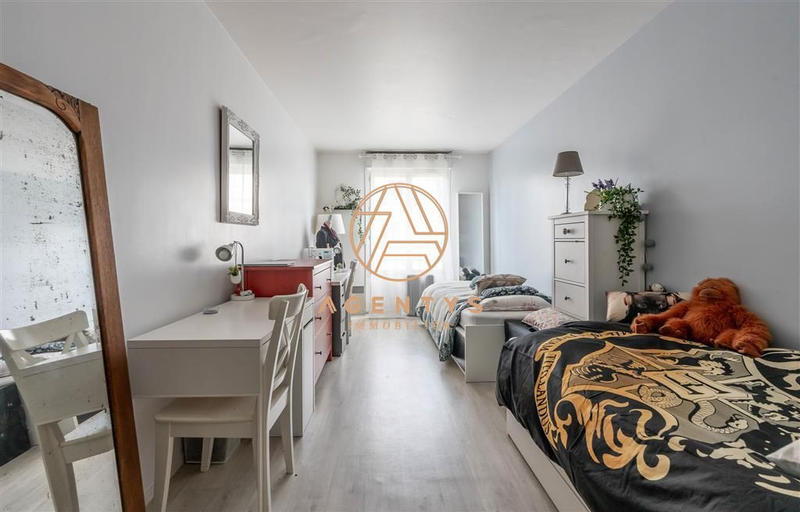 Appartement - 104 m² - 5 pièces