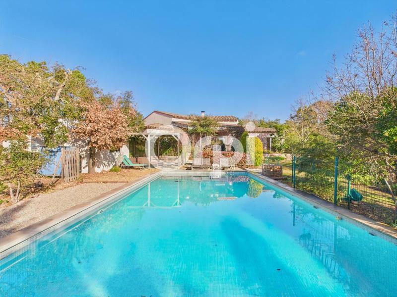 Villa - 250 m² - 6 pièces