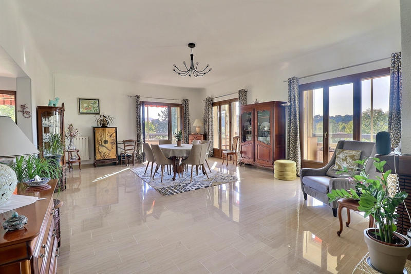 Appartement - 147 m² - 5 pièces