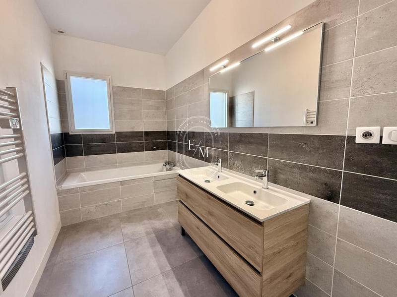 Maison - 123 m² - 4 pièces