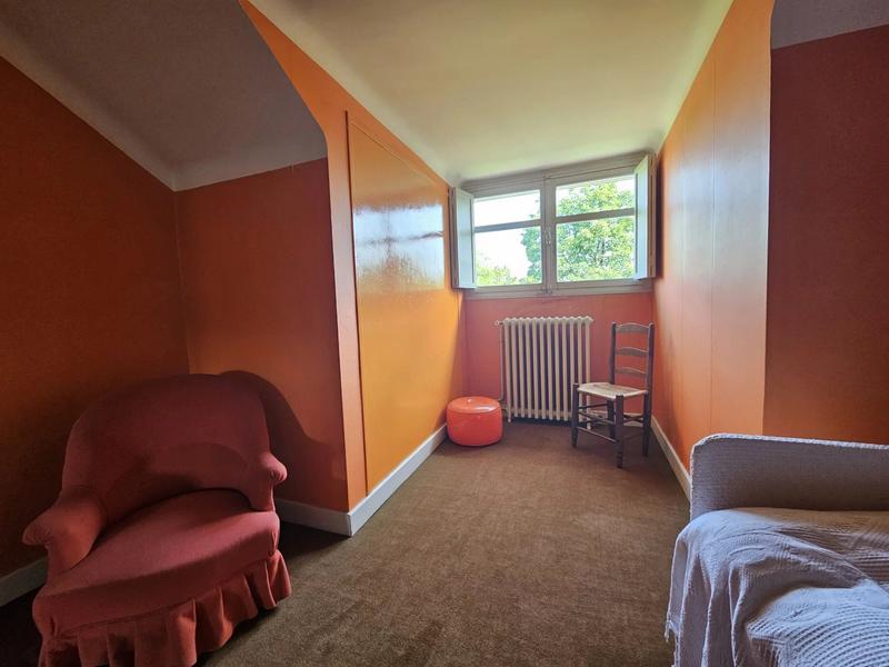 Maison - 338 m² - 8 pièces