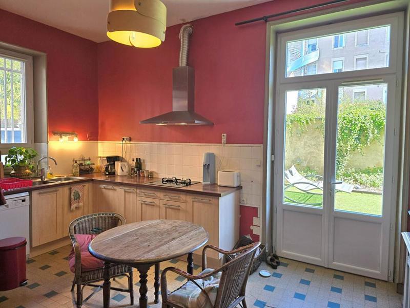 Maison - 244 m² - 8 pièces