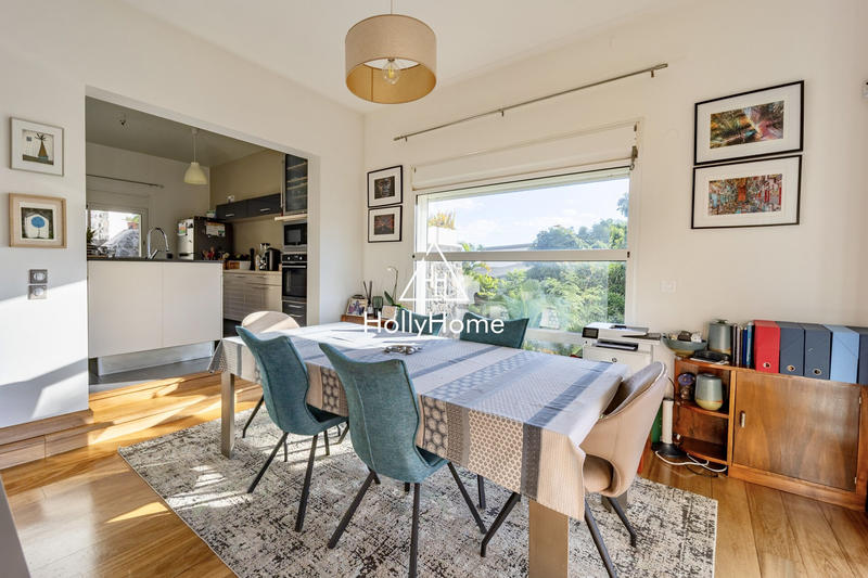 Maison - 175 m² - 6 pièces