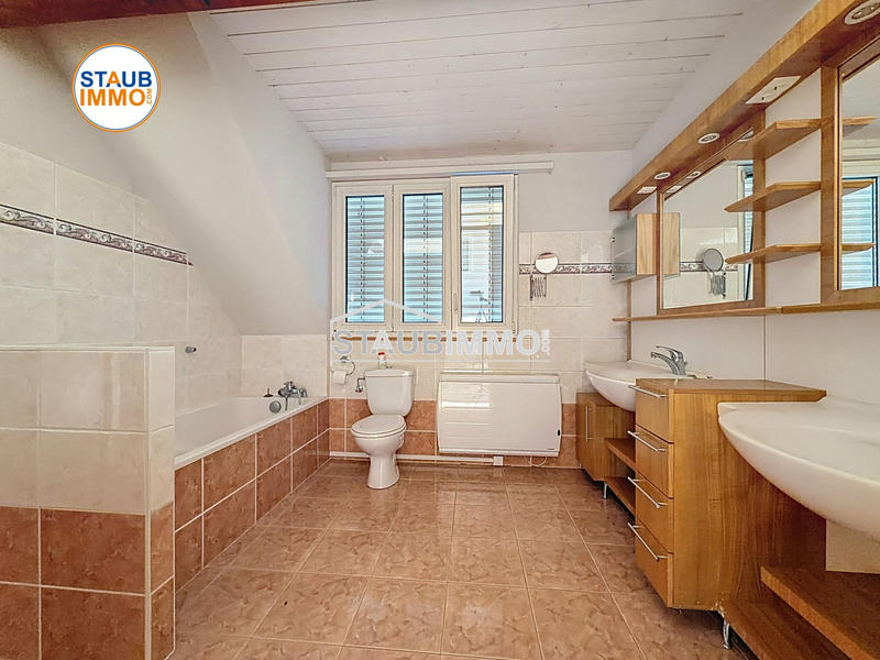 Maison - 287 m² - 8 pièces