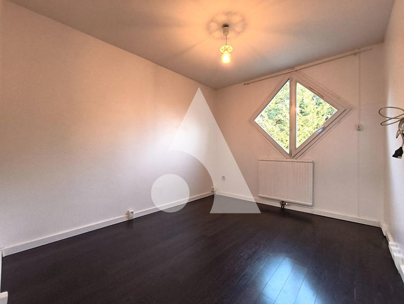 Maison - 102 m² - 6 pièces