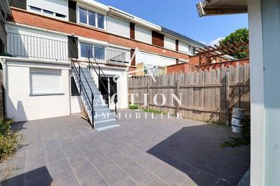 Maison - 142 m² - 8 pièces