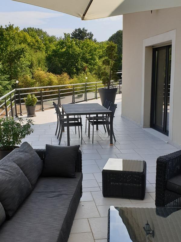 Maison - 281 m² - 8 pièces