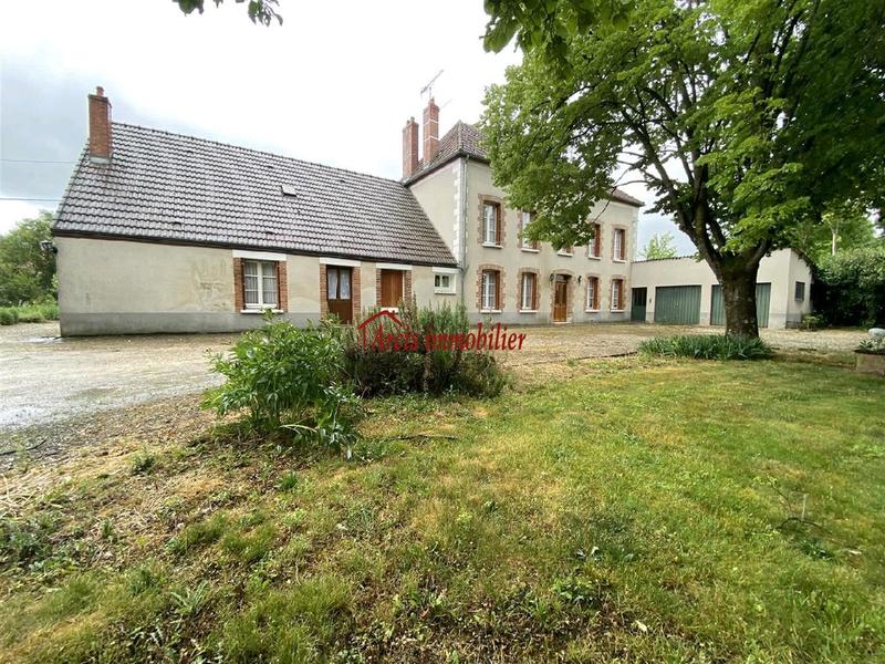 Maison - 245 m² - 10 pièces