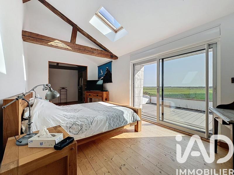 Maison - 230 m² - 6 pièces