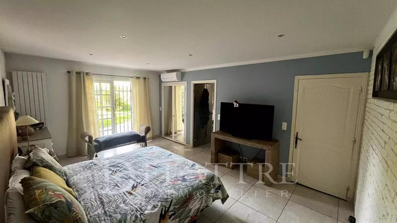 Propriété - 350 m² - 12 pièces