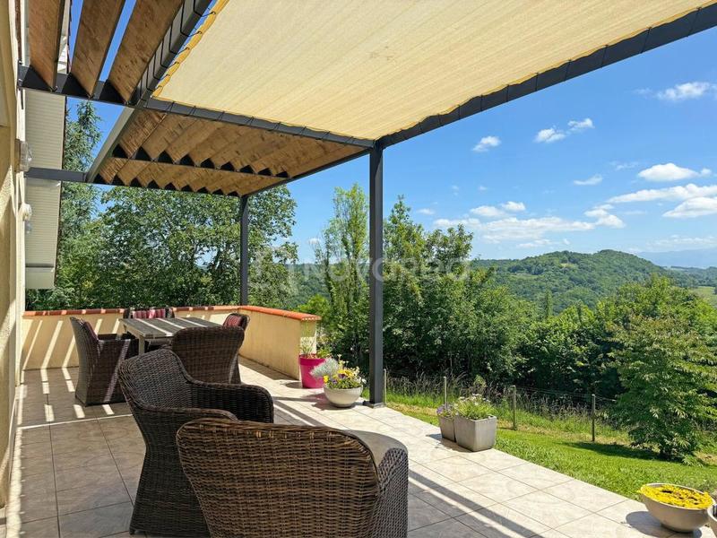 Maison - 160 m² - 7 pièces