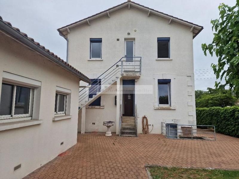 Maison - 520 m² - 24 pièces