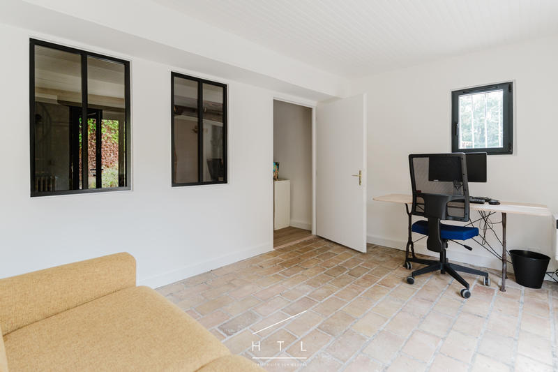 Maison - 261 m² - 6 pièces