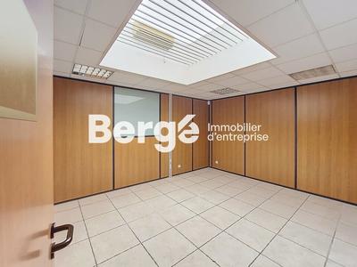 Bureau - 230 m²