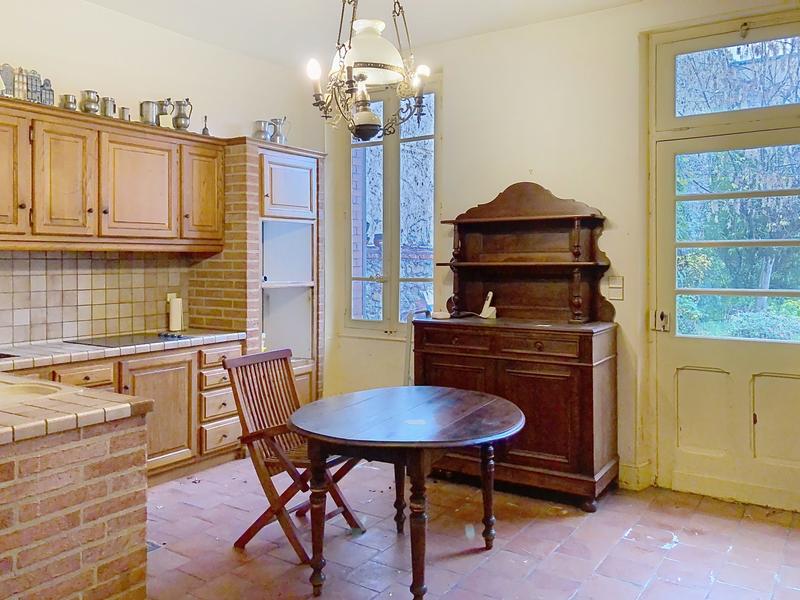 Maison - 220 m² - 6 pièces