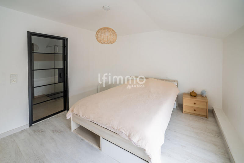 Maison - 220 m² - 6 pièces