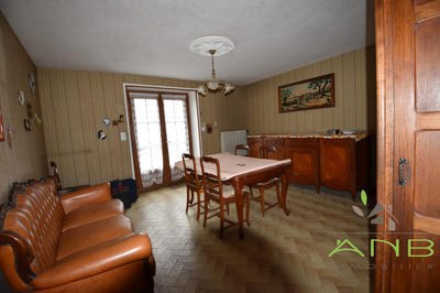 Maison - 120 m² - 9 pièces