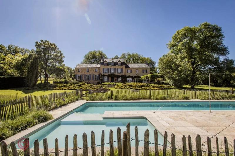 Demeure - 420 m² - 10 pièces