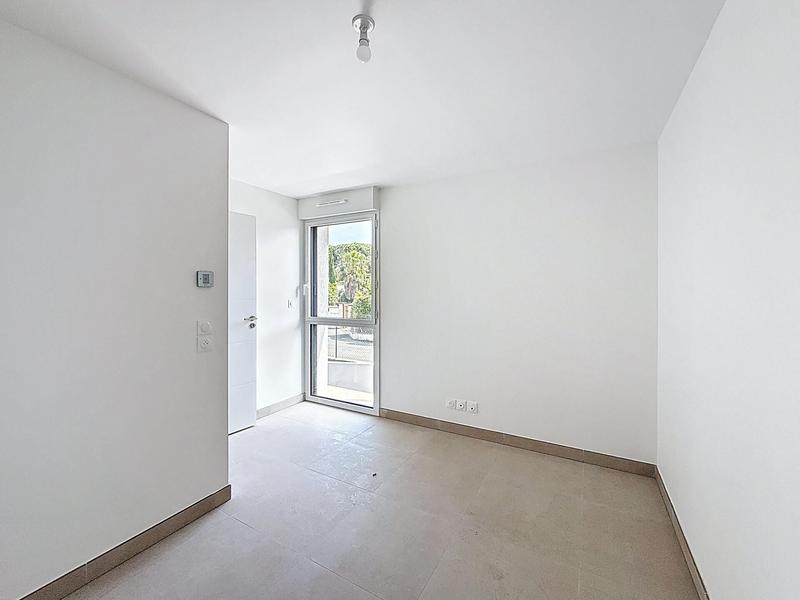 Local commercial - 77 m² - 3 pièces