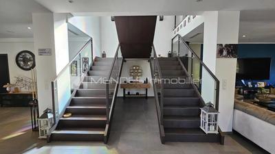 Villa - 353 m² - 6 pièces