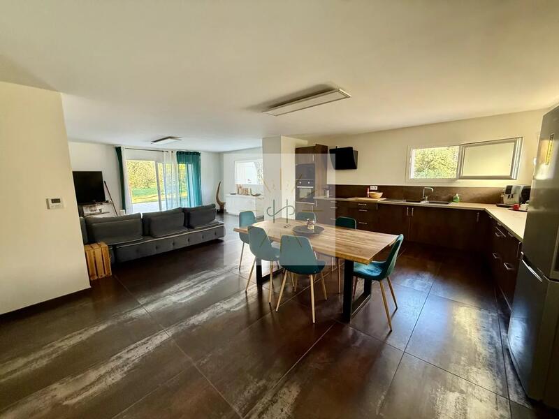 Maison - 184 m² - 7 pièces