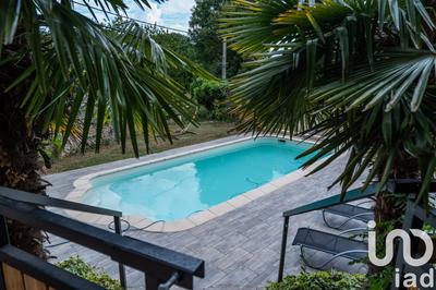 Maison - 180 m² - 6 pièces