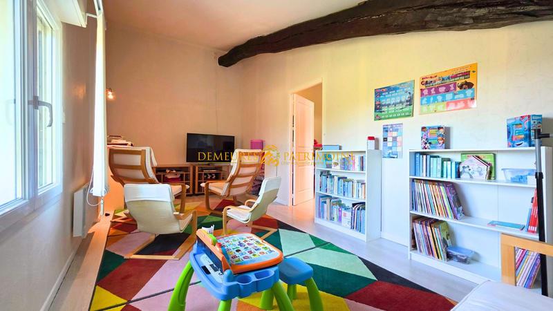 Maison - 700 m² - 9 pièces