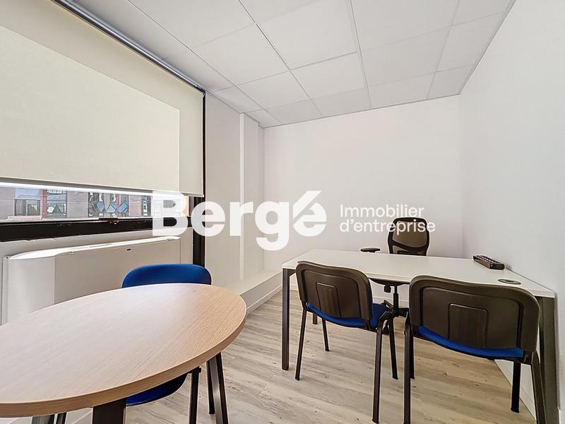 Bureau - 300 m² - 8 pièces