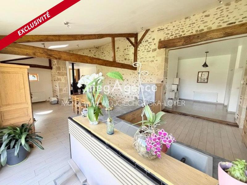 Maison en pierre - 205 m² - 7 pièces