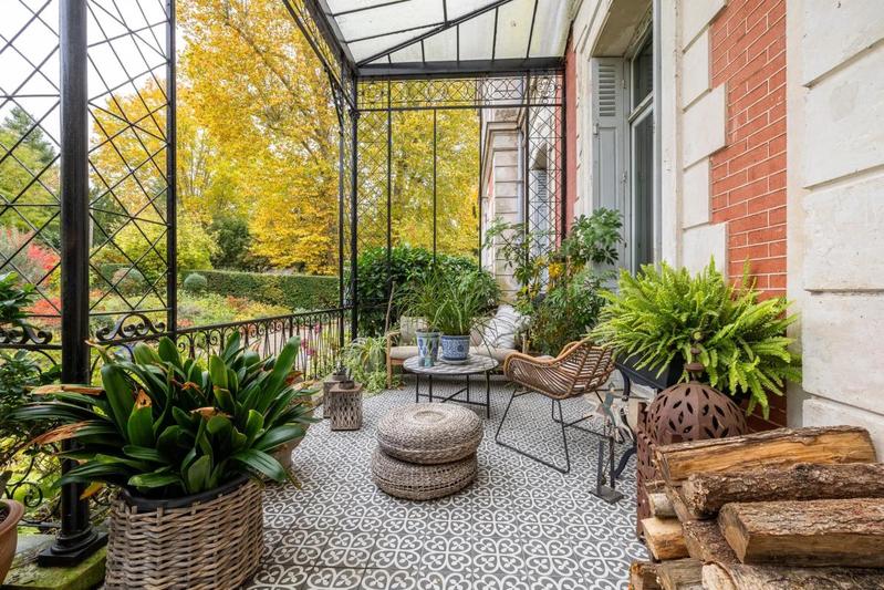 Studio - 185 m² - 5 pièces