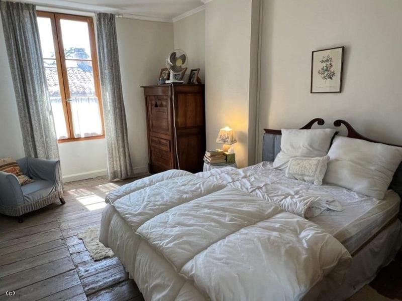 Maison ancienne - 167 m² - 8 pièces