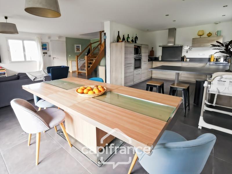 Maison - 180 m² - 7 pièces