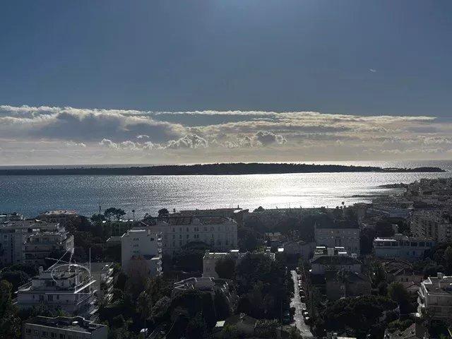 Appartement - 94 m² - 3 pièces